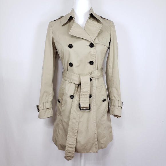Banana Republic Trench Coat in Beige - Picture 2 of 9